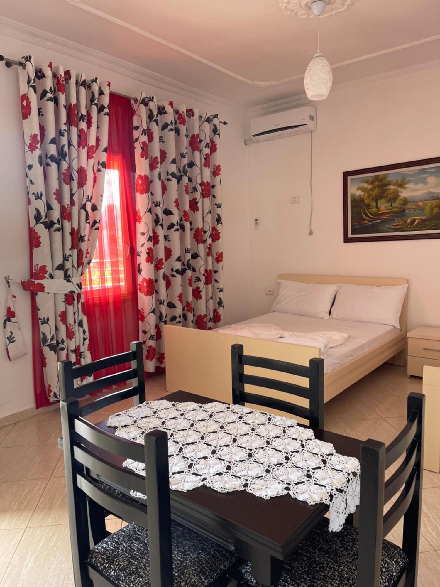 Kristeo Vlorë Exterior foto
